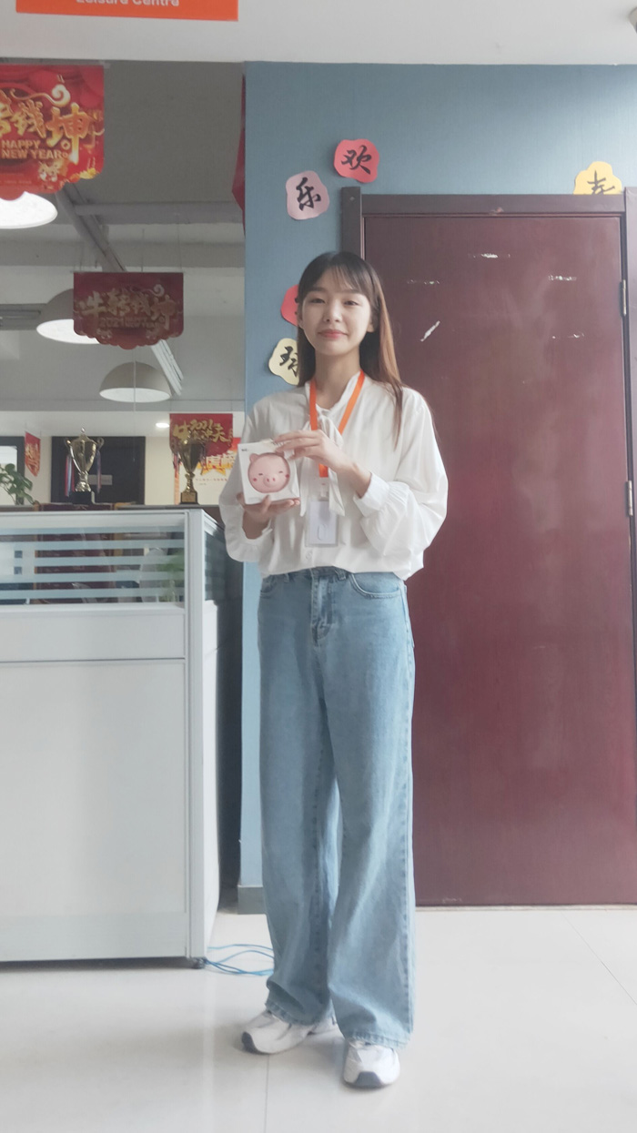 7.27恭喜拿到成果的两位美女获奖!(图2) xmyu.jpg